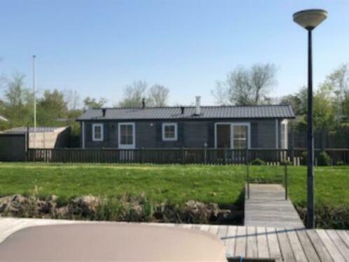 Waterchalet Number 6 Recreationpark Yn'E Lijte Grou Met Ligplaats Boot Villa ภายนอก รูปภาพ